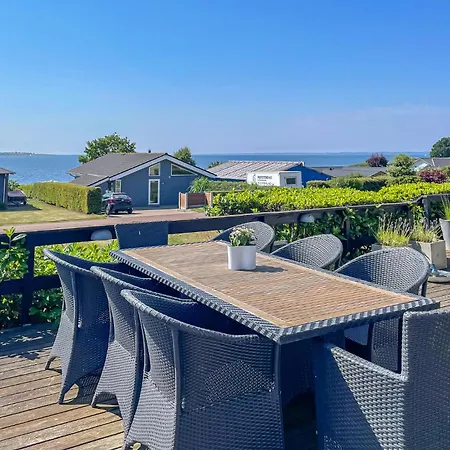 Semesterbostad In With House Sea View