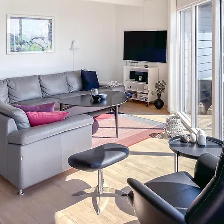Semesterbostad In With House Sea View